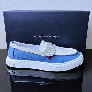 Tommy Hilfiger Women Walees Slip-On Faux Leather Sneaker in Lovely Medium Blue